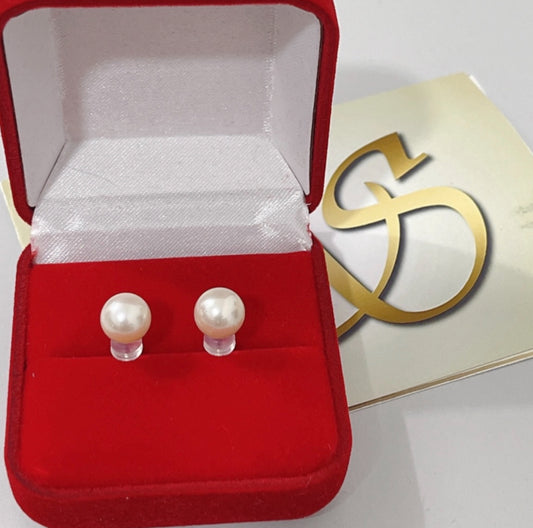 South Sea Pearl in 18K Gold Stud